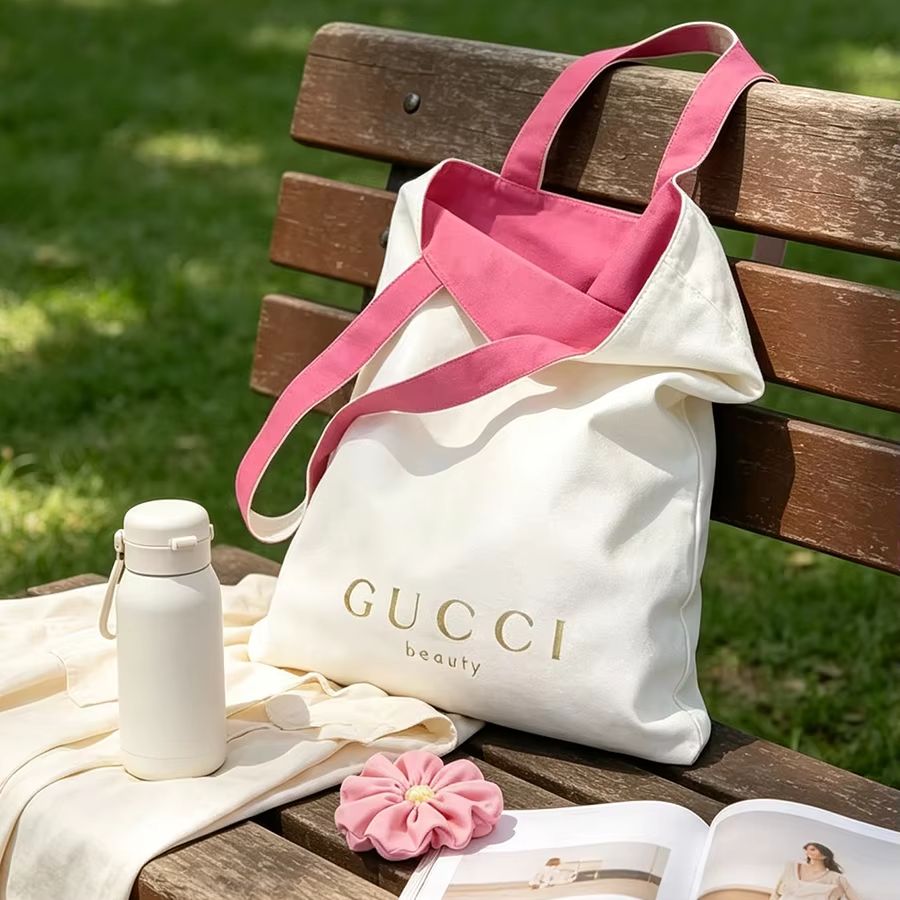 GUCCIs tas Dames Canvas Tote B - Cosmetic Sponge recensie en prijs